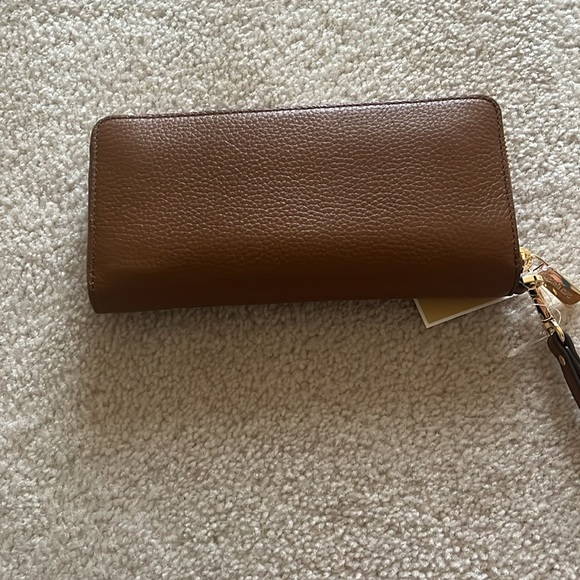 Michael Kors Jet Set Travel Brown Wallet Wristlet - Picture 3 of 7